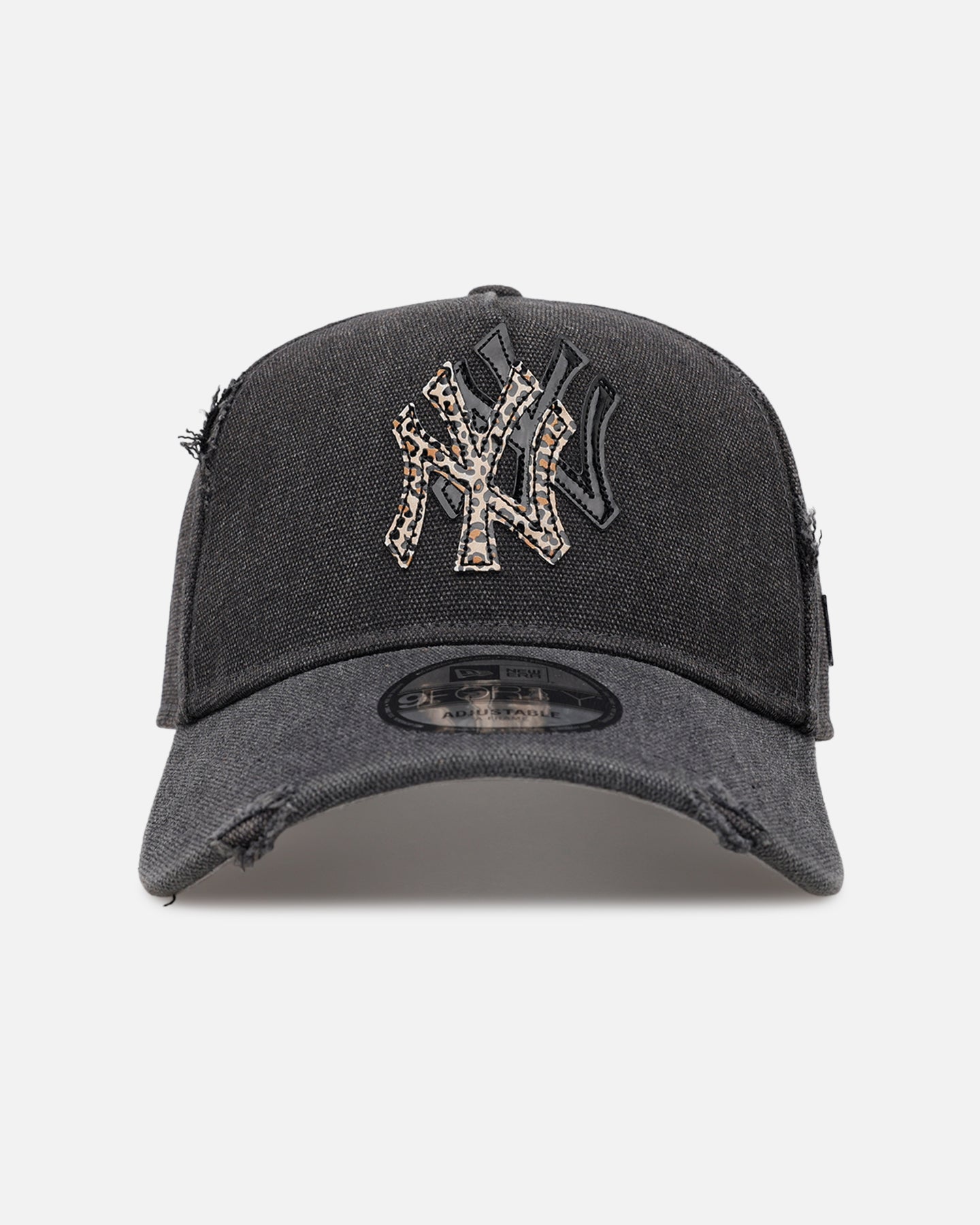 New Era New York Yankees 'Patent Leather' 9FORTY A-Frame Strapback Washed Black