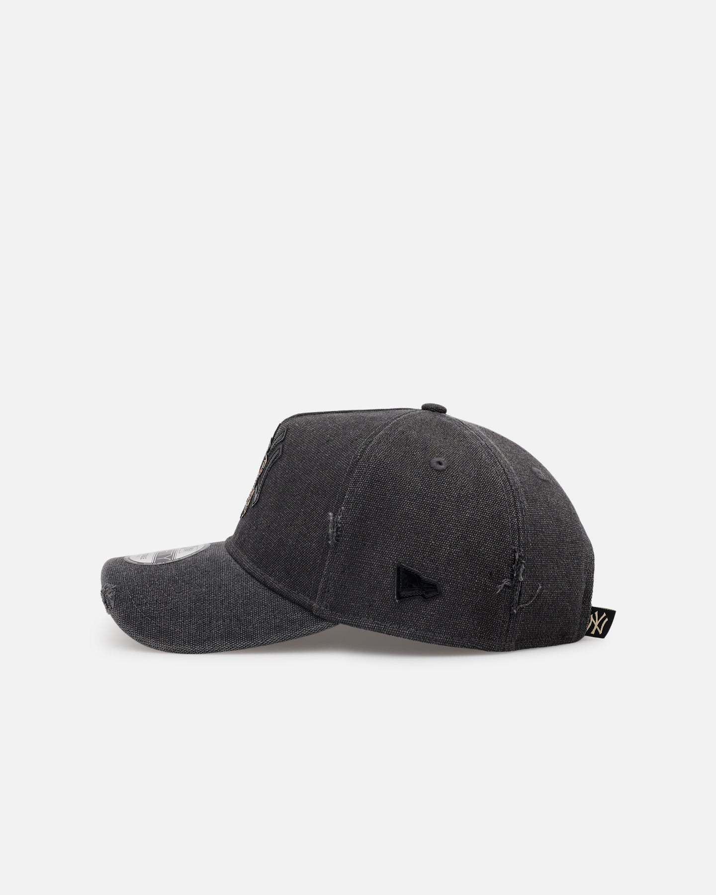 New Era New York Yankees 'Patent Leather' 9FORTY A-Frame Strapback Washed Black