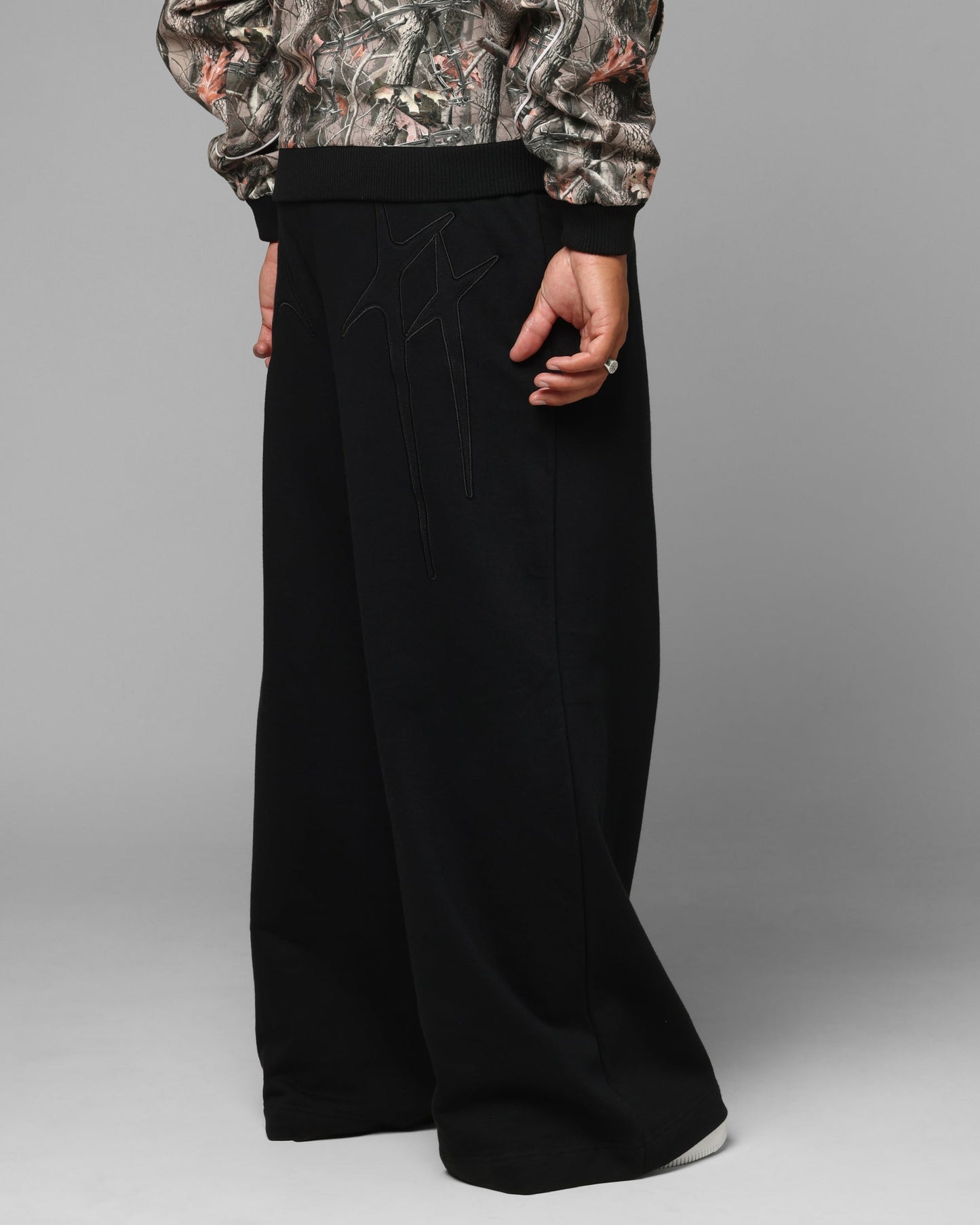 Loiter Ultra Hybrid Sweatpants Black