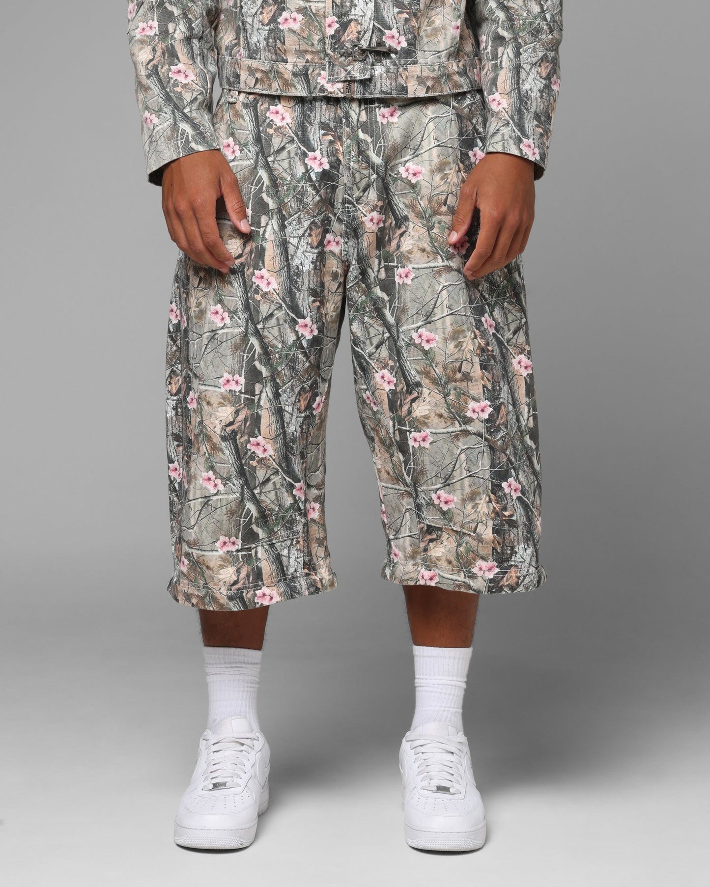 Loiter Thrasher Pants Pink Tree Camo