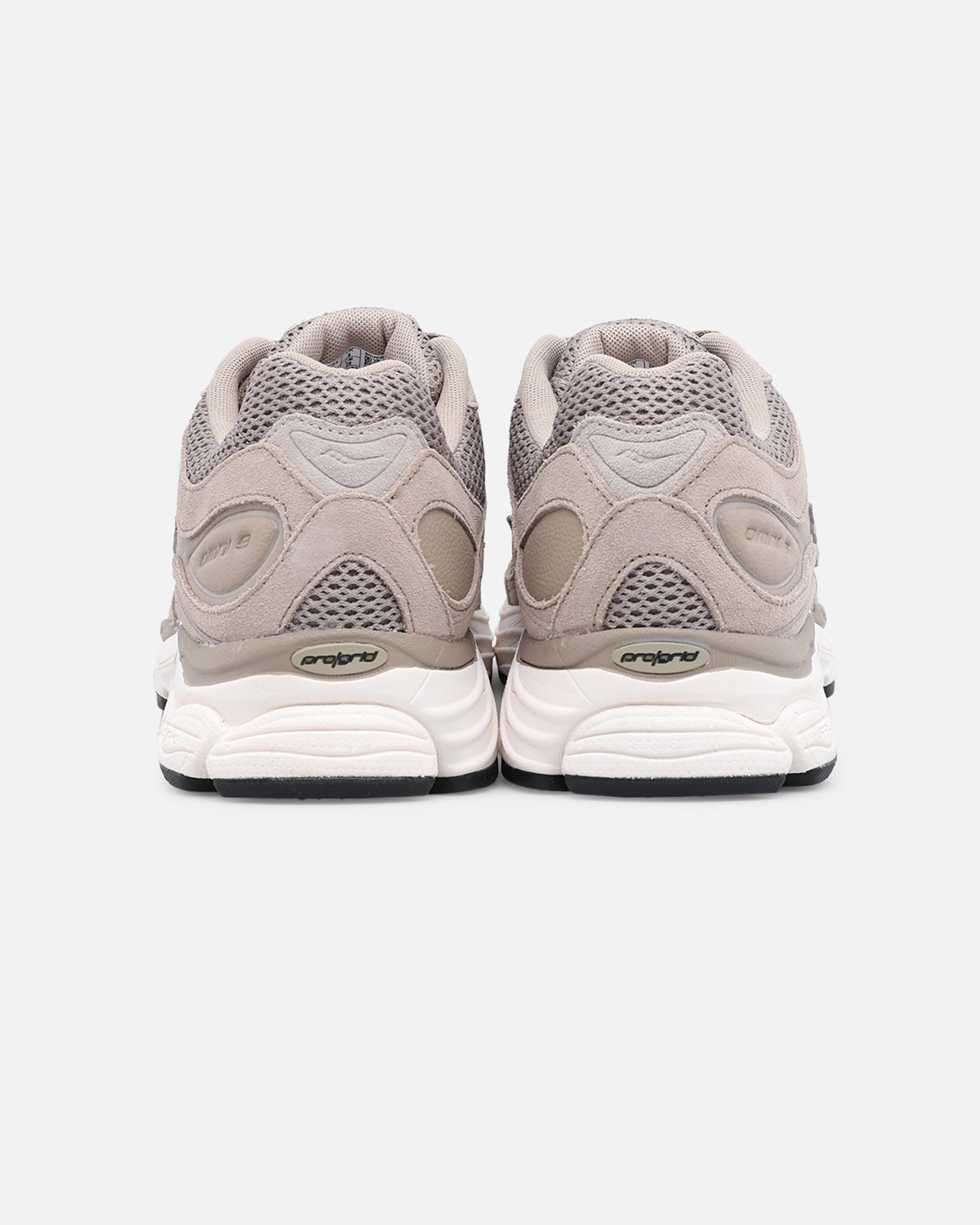 Saucony ProGrid Omni 9 Beige