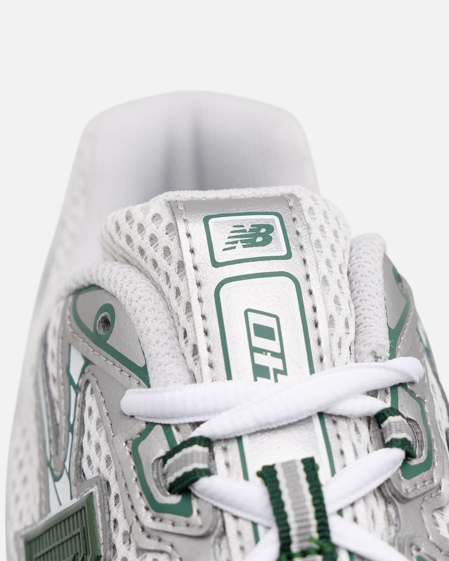 New Balance 740 Dark Green