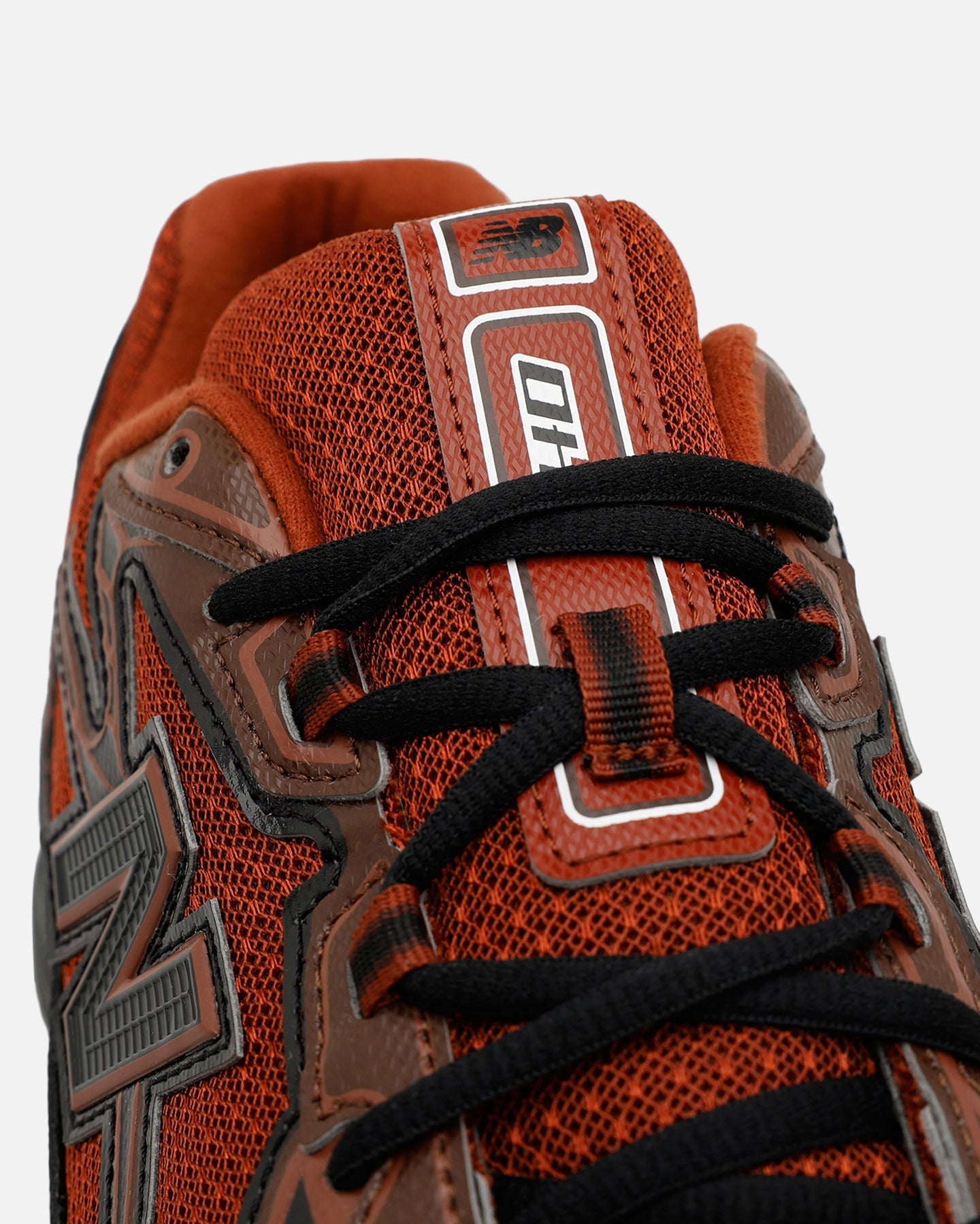 New Balance 740 Brown