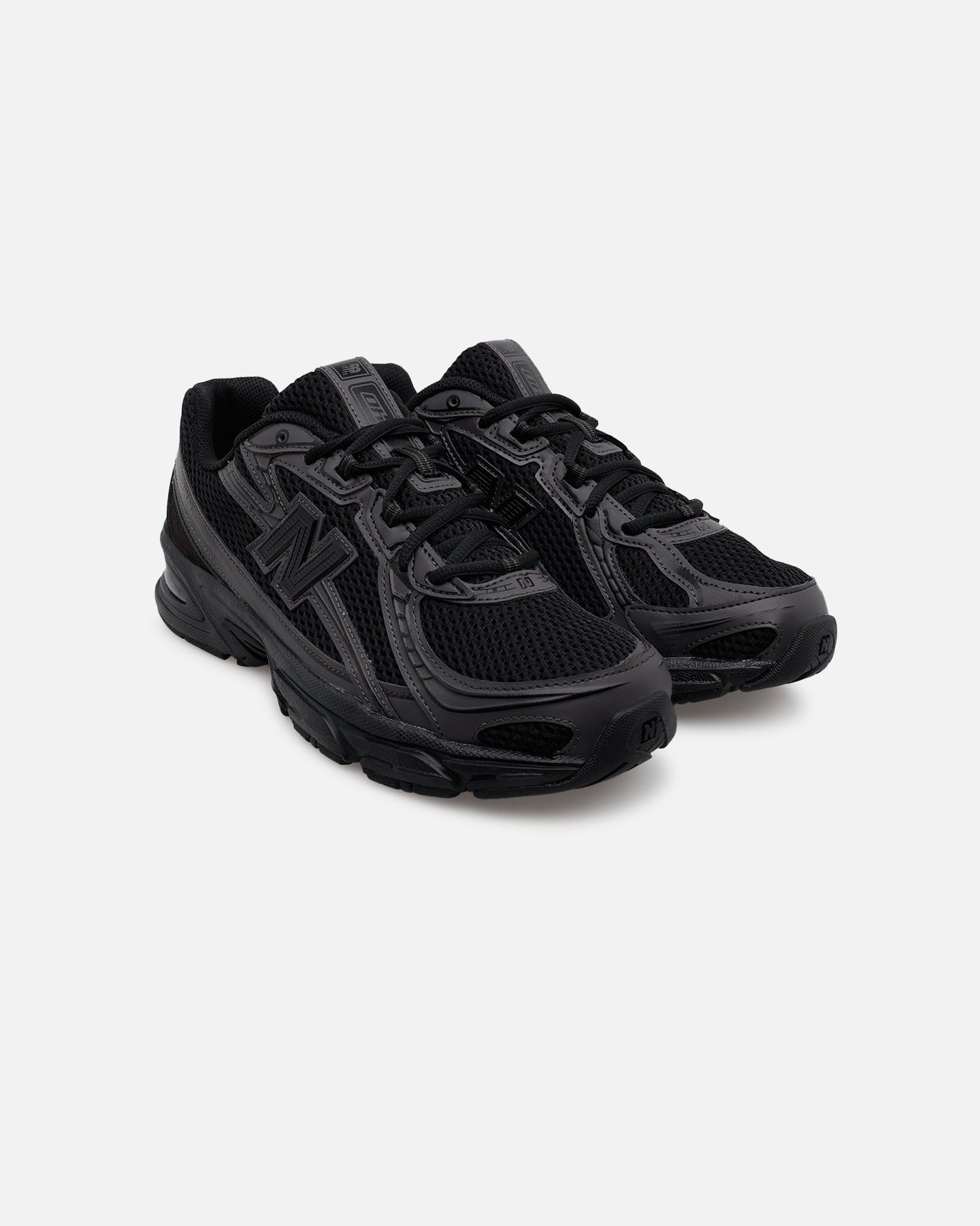 New Balance 740 Black/Black